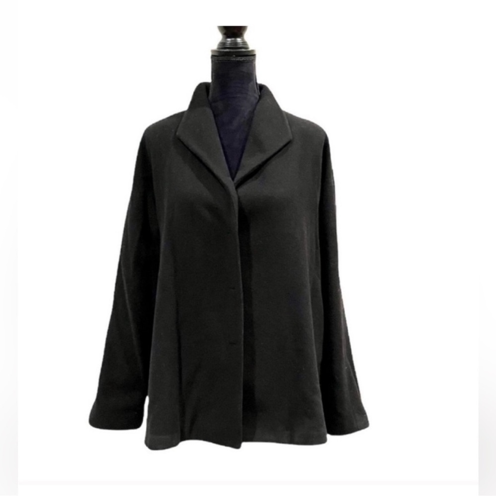 Eileen Fisher classic black button front 100% wool coat jacket warm size medium